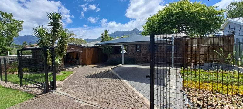 4 Bedroom Property for Sale in Dormehls Drift Western Cape